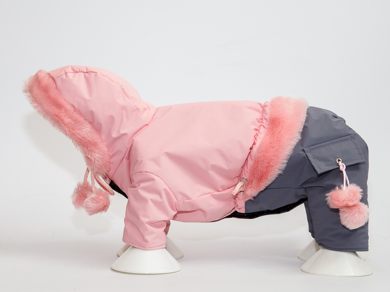 Siltināts suņu ziemas kombinezons ar kapuci,S